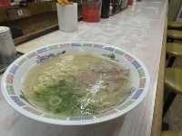 福岡・博多区。一杯290円のシンプル美味いとんこつラーメン『博多ラーメンはかたや 堅粕店』
