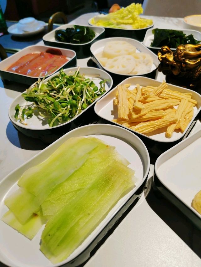 KUNSHINE HOTPOT บุฟเฟ่ต์ชาบูหม่าล่าสุดคุ้ม