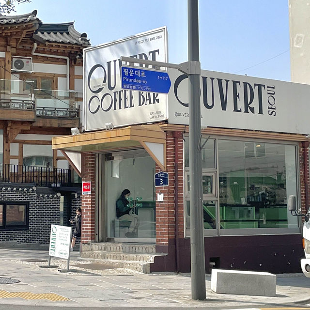 雰囲気に色使いがはんぱなくセンスいいカフェ"ouvertcoffee"☕️✨