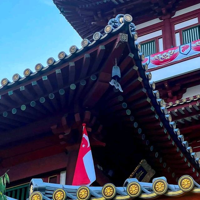 พามาขอพรที่วัดBuddha Tooth Relic Temple