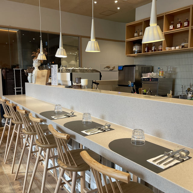 「Delish Kitchen by ALOT」：啟德商場的藝術餐廳，口碑一流！