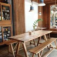 คาเฟ่ที่บรรยากาศสุดแสนจะโฮมมี่ที่ จ.สระบุรี…