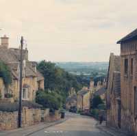 Of cottages, country side and stones