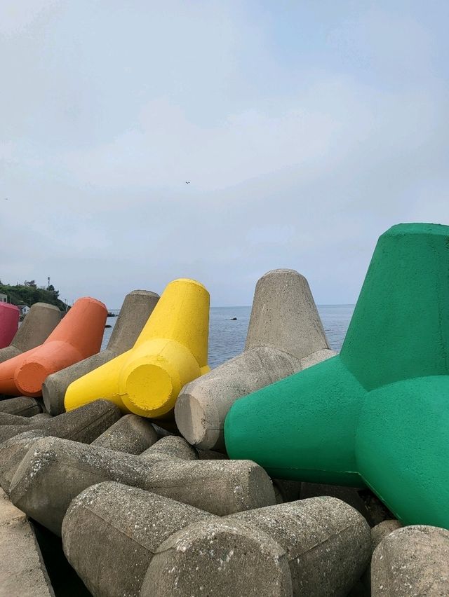 알록달록 아름다운 어달항 테트라포트