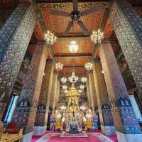 วัดปทุมวนารามราชวรวิหาร วัดกลางใจเมือง