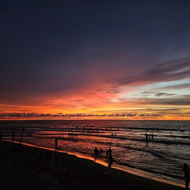 Beach magic tricks (San Juan, La Union)