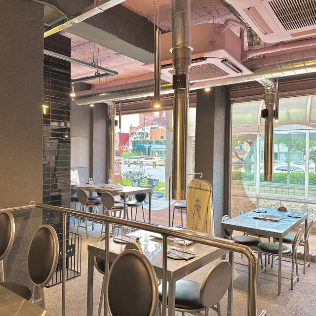 한우 소고기 구워주는 곳 삼각지 역 맛집 '우우'