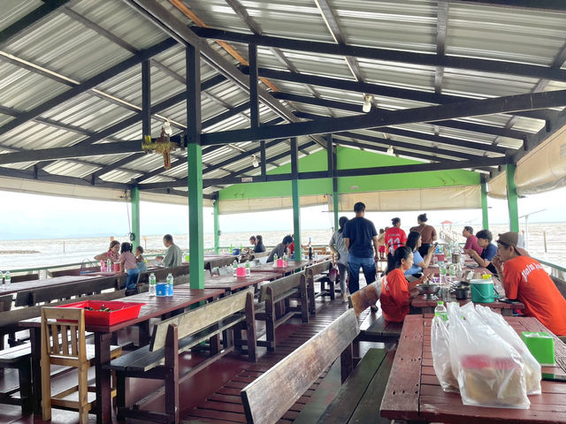 ร้านอาหารขอบฟ้า ลาตะวัน จ. สมุทรปราการ