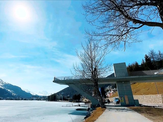 高山湖泊漫步體驗