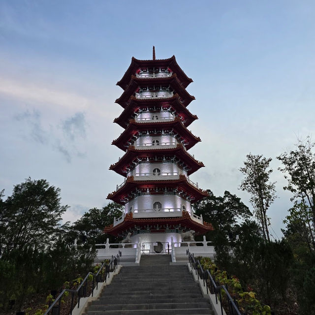 Serene Strolls in Singapore's Chinese Garden