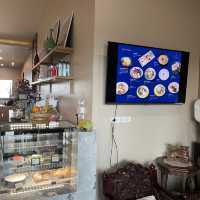 คาเฟ่ติดทะเล Khap Samut Cafe‘ & Eatery 