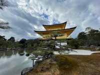 “Golden Splendor: A Day Trip to Kyoto’s Iconic Kinkaku-ji”