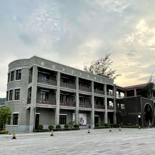 珠海南屏甄賢學校-建築風格典雅，傳承地方文化的重要基地