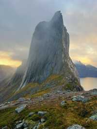 Hesten ยอดเขาเมือง Senja Norway