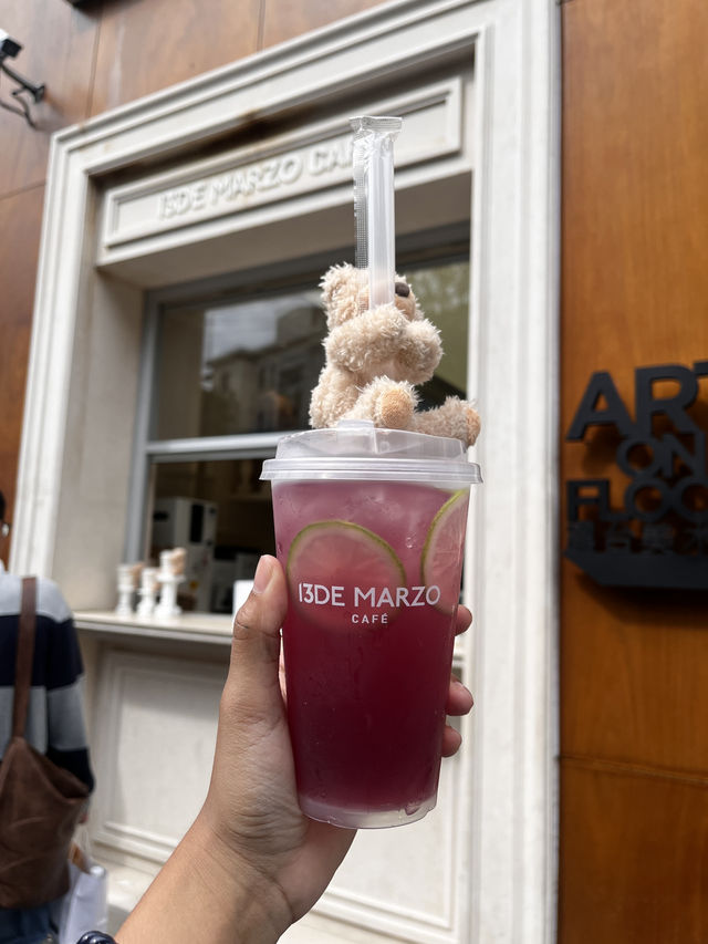  13DE Marzo Cafe คาเฟ่หมียักษ์สุดฮิตในเซี่ยงไฮ้ !!