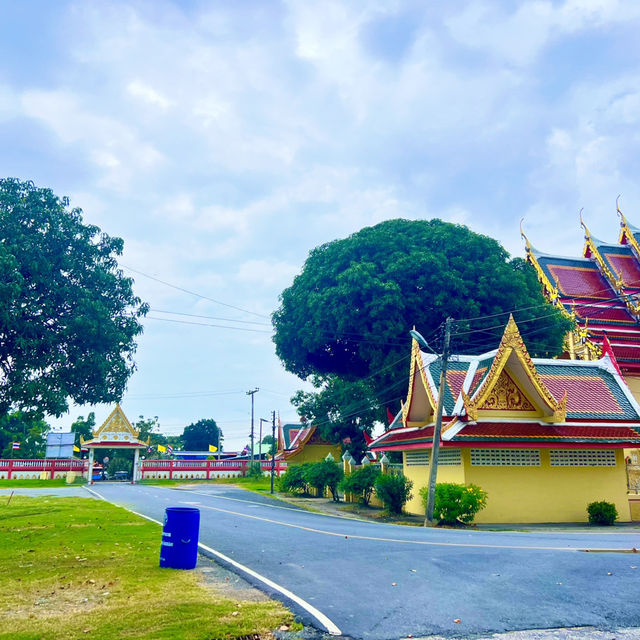 กุฏิไม้โบราณ วัดพานทอง