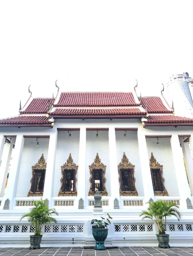 ไหว้พระใจกลางกรุง : วัดปทุมวนาราม 😇🙏✨️