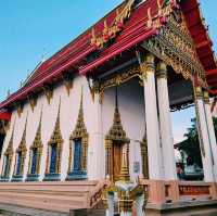 泰國曼谷具有特色的曆史古跡寺廟景點:Wat Pradittharam (Wat Mon)，巨大金色臥佛，適合拍照📸打卡。