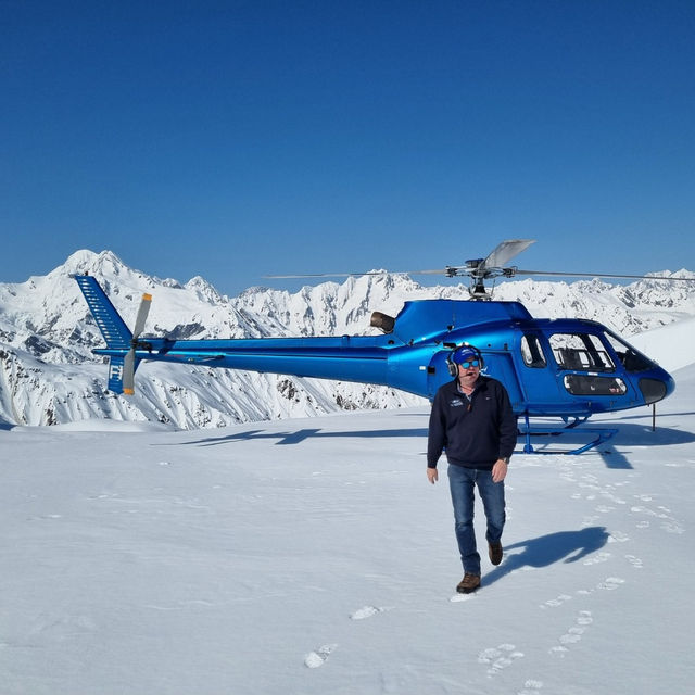 Sky High Adventure: Helicopter Ride to Franz Josef Glacier  🚁❄️ 
