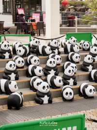 เดินถ่ายรูปที่ Ngong Ping Village 