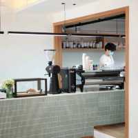 aesthetic cafe