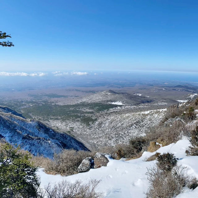 Hallasan: A Majestic Hiking Adventure 🇰🇷