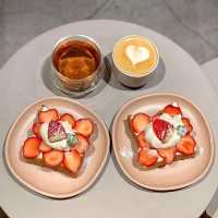 Seasonal strawberry toast in Harajuku🍓