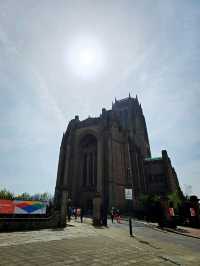 Liverpool Cathedral โบสถ์ที่ใหญ่ที่สุดของเมือง 💒