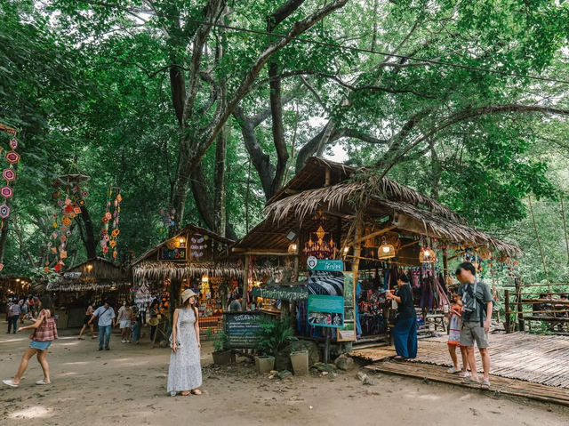 ตลาดริมธารสุดน่ารัก