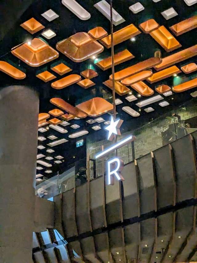 時尚摩登的代名詞，曼谷最大的Starbucks Reserve @ iconsiam 