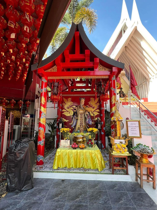 The King Taksin Shrine 