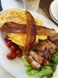 MOO YOO Cafe- Nakhon Pathom