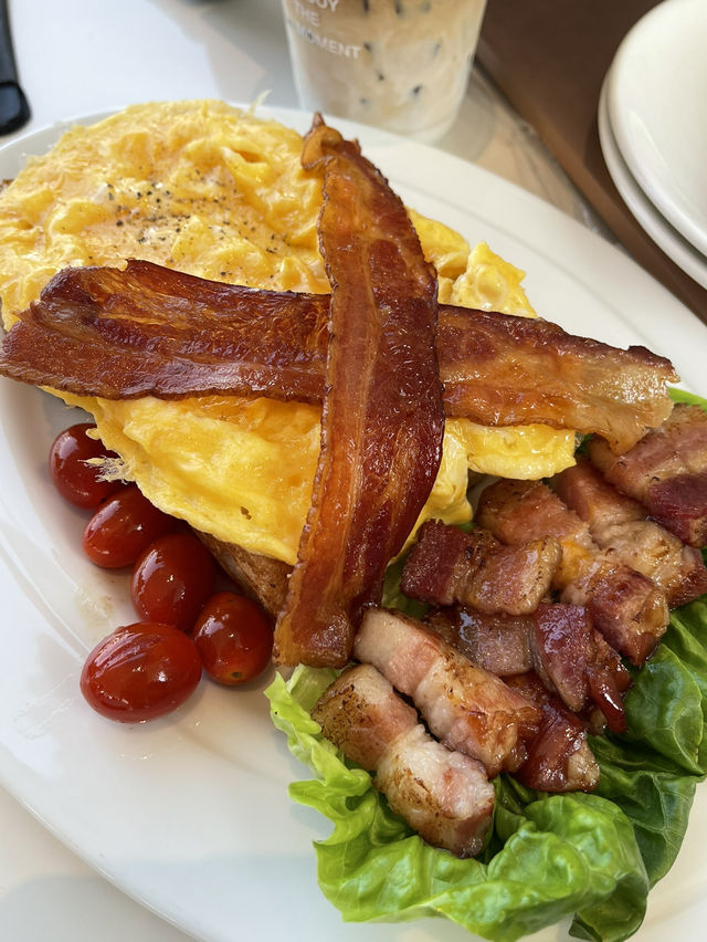 MOO YOO Cafe- Nakhon Pathom