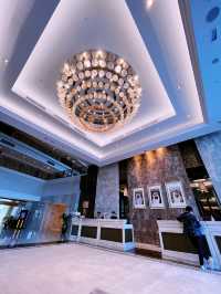 Waldorf Astoria Dubai - the Definition of Opulence and Elegance