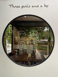 Three Girls and A Boy คาเฟ่น่ารักๆ สมุทรสาคร 