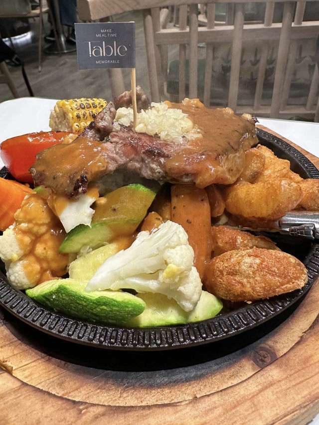 小清新餐廳☘️嘆高質驚喜鐵板餐🥩