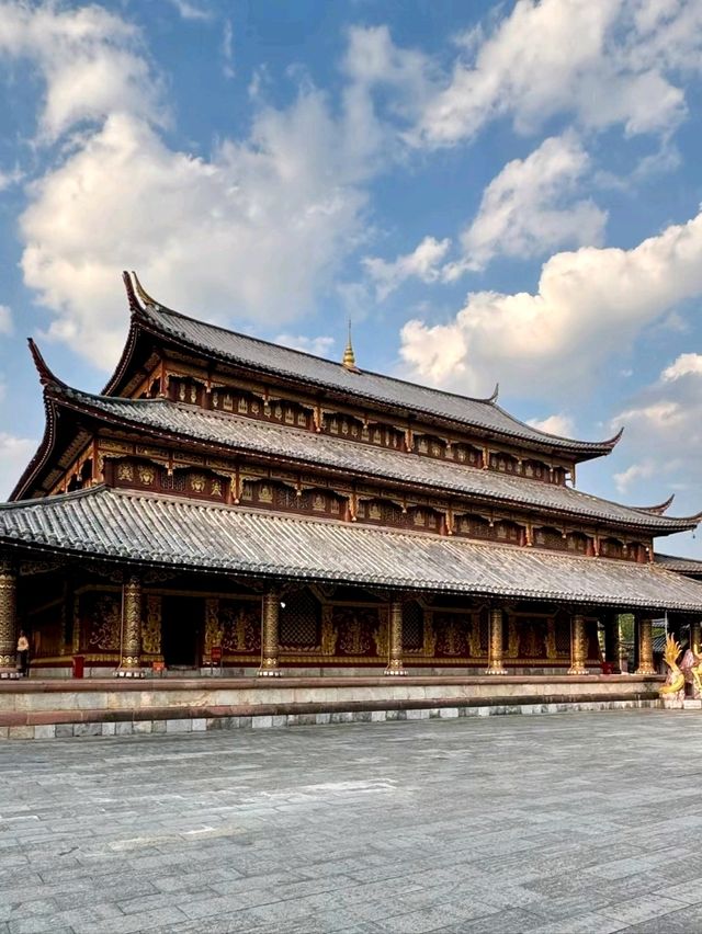 Discover the Heart of Dai Culture: Your Ultimate Travel Guide to Nayun Ancient Town!