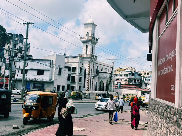肯尼亞蒙巴薩著名景點：Pembe Mbili，適合拍照打卡觀光旅遊。