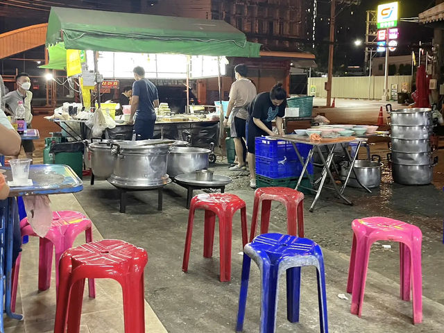 ”โจ๊ก ก๋วยจั๊บ ต้มเส้น บัตรคิว“ ร้านดังขอนแก่น