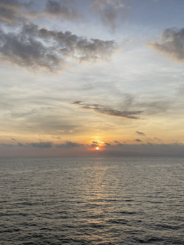 Chasing the Sun: Stunning Sunrise Views from the Balcony of Spectrum of the Seas