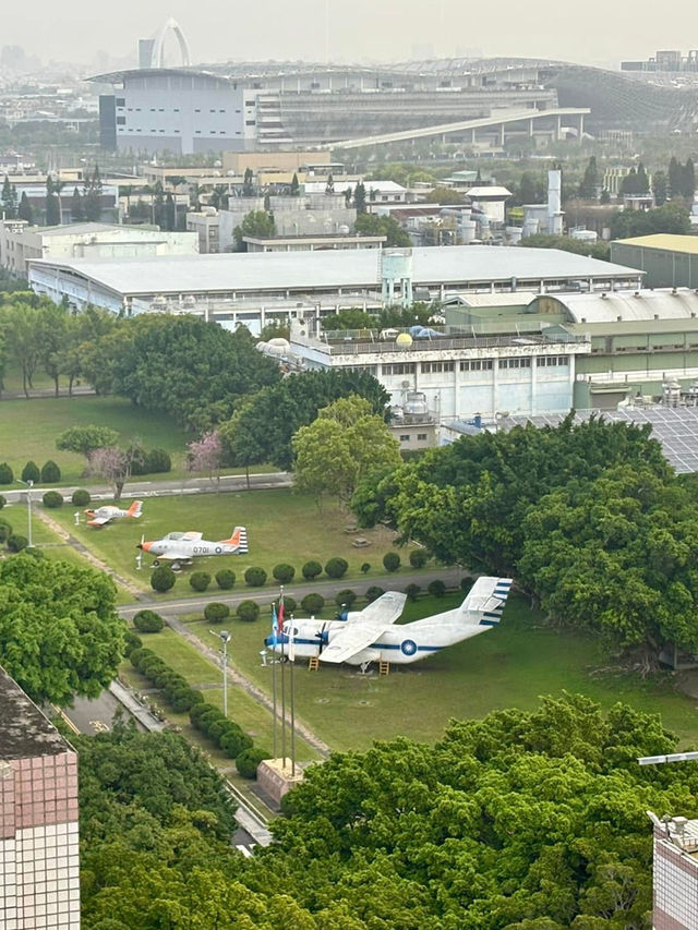 乾淨好停車，還可以就近逛逢甲夜市的住宿好選擇「浮雲客棧」
