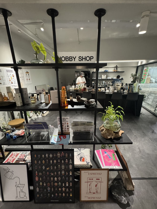 จิบกาแฟในมู้ดอบอุ่น @House of Hobby ทาวน์อินทาวน์