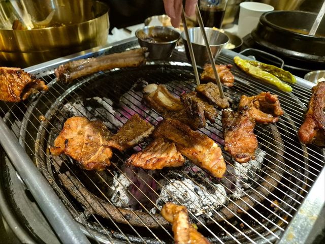 🇰🇷서울 동작 이수역 돼지갈비 맛🍖이수갈비연구소💛