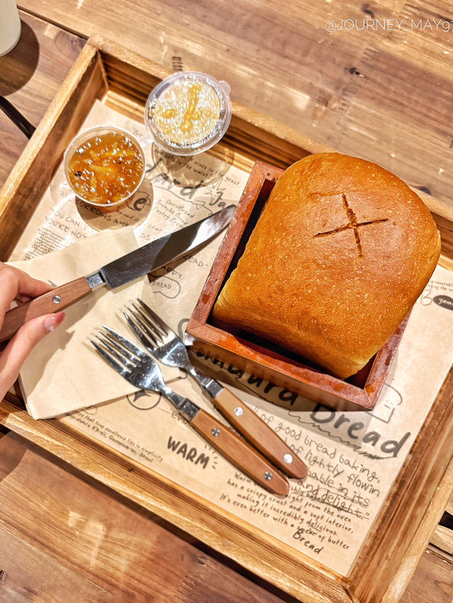 요즘 연예인 맛집 많이 가는것 같아요! 오늘은 빵맛집 방문했지요🥖