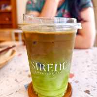 Sirene Café & Restaurant: A Charming Photo-Perfect Spot