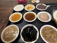 高雄鹽埕區（就是愛豆花）幸福九宮格豆花.種類豐富.非吃不可
