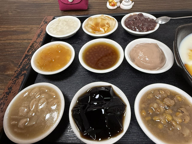 高雄鹽埕區（就是愛豆花）幸福九宮格豆花.種類豐富.非吃不可