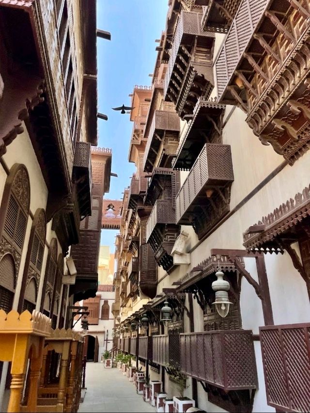 Exploring Al Taybat Museum – Jeddah’s Cultural Treasure 🏛️🌟📚