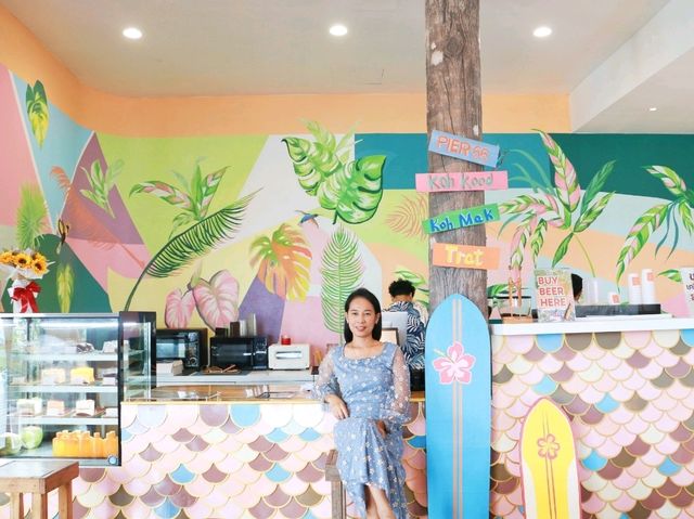 PIER 66 cafe ที่ท่าเรือ Ocean Front Trat 