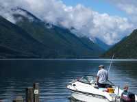 紐西蘭南島｜Nelson｜Lake Rotoiti｜被山環抱的秘境湖泊，專屬 Kiwi 的夏日限定風景